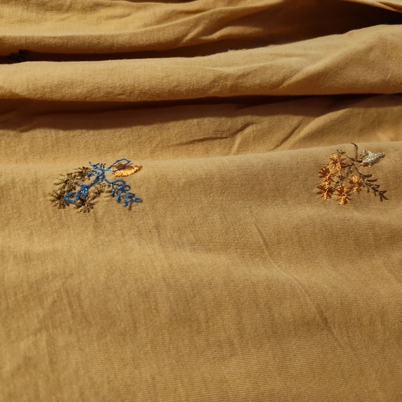 VINTAGE Y2K Hand Embroidered Language Los Angeles V-Neck Shirt With Fairy Sleeve - Picture 2 of 9